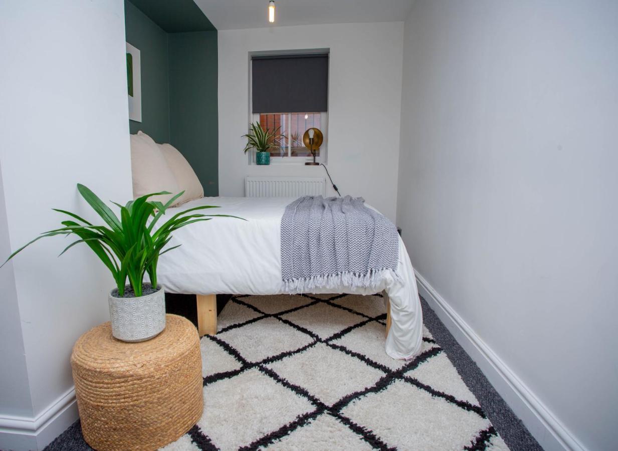 Nest Easy - Derngate Basement Apartman Northampton Kültér fotó